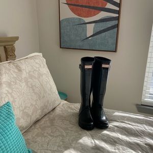 Black Gloss Tall Back Adjustable Rain Boot